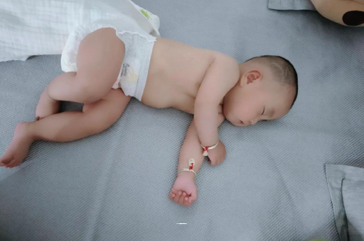 白城怀孕多久会显肚子